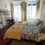 Avenida Cozy Apartment